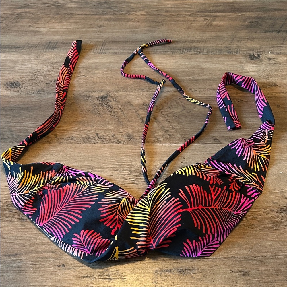 La Vie En Rose Vibrant Leaf Bikini Top